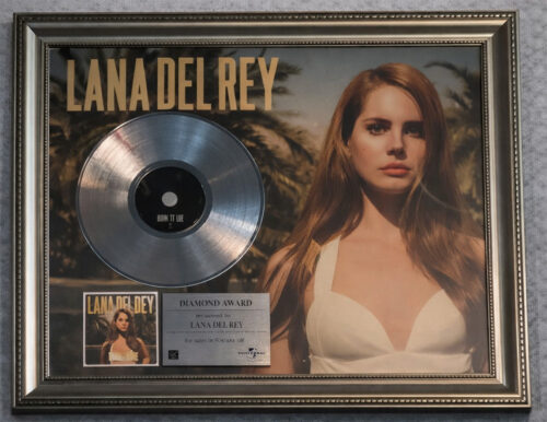 Diamond Award – Lana Del Rey – Born to Die – Golden Records Poland