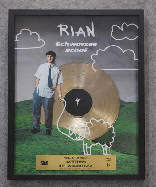 Gold Sales Award – Rian – Schwarzes Schaf – Golden Records Poland