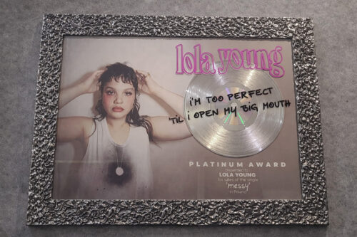 Platinum Award – Lola Young – Messy – Golden Records Poland