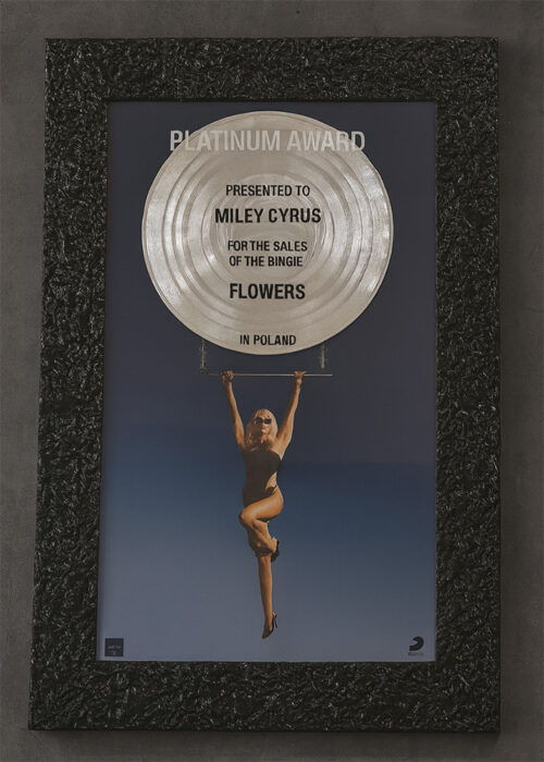 Platinum Award – Miley Cyrus – Flowers – Golden Records Poland